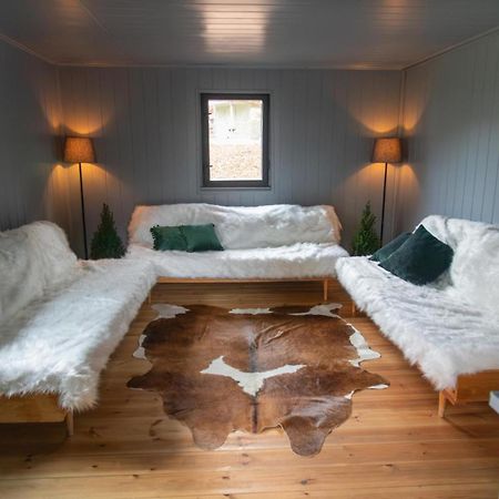 Maly Oslov Glamping Hotel Kültér fotó